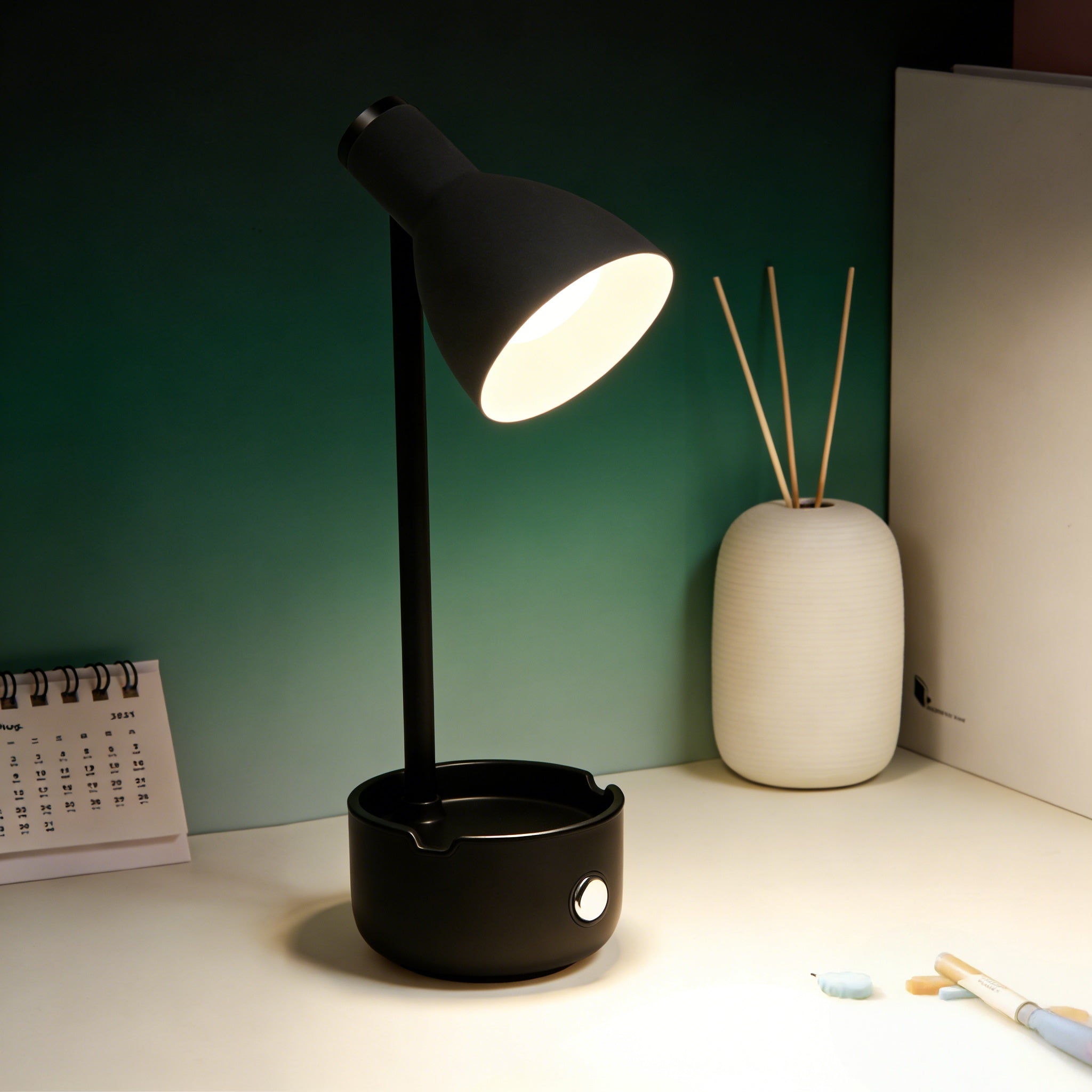 Minimalist Cordless LED Desk Lamp with Touch Control and Adjustable Light Angle Rechargeable Battery Powered Desk Light
